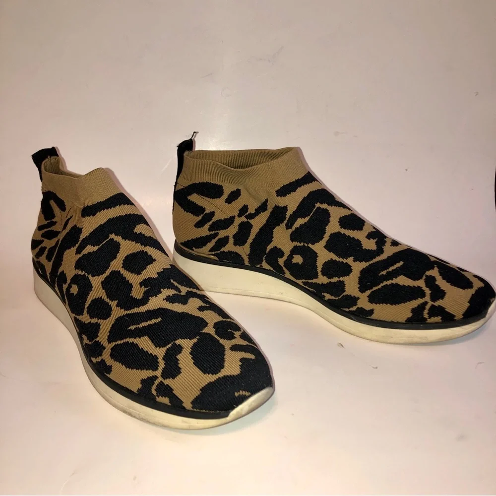 Sz 9 Louise et Cie Leopard Print Lo Breyson Sock Sneaker